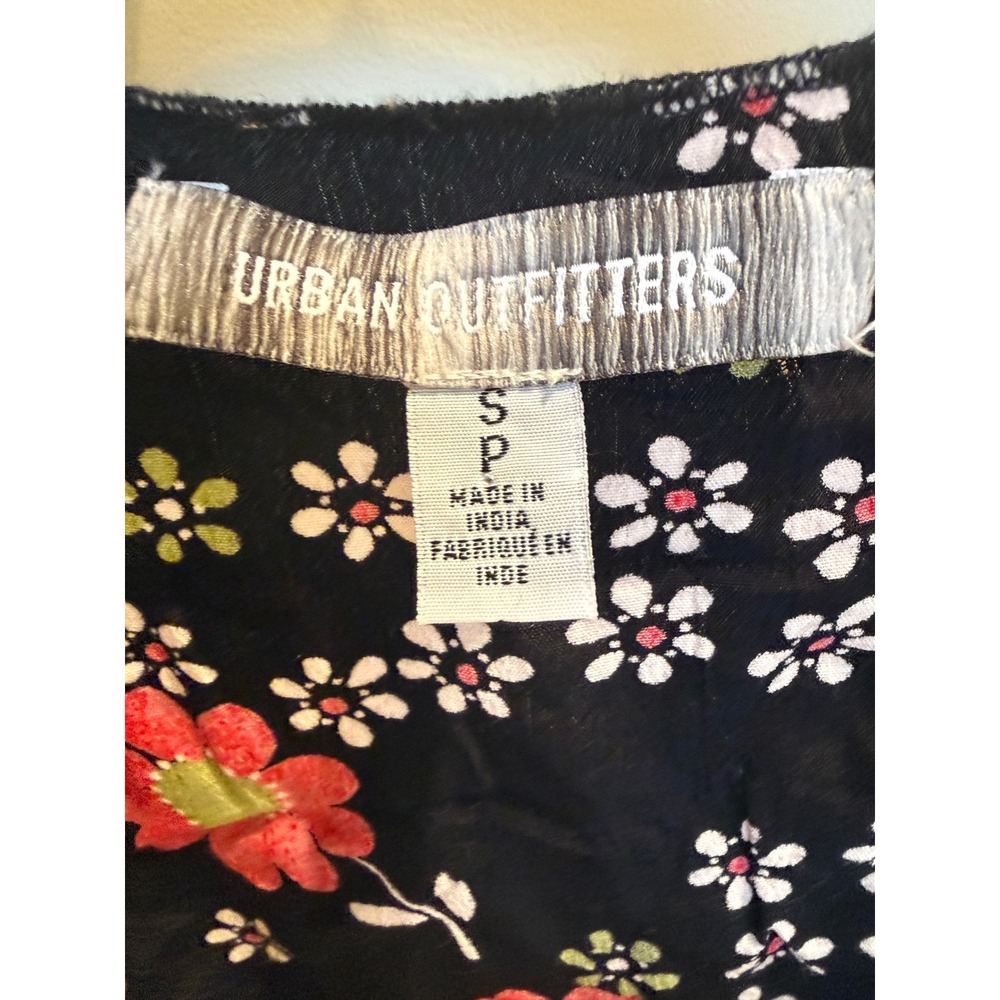 Y2K Floral Tie Front Crop Blouse Urban Outfitters Petite‎ S - Picture 3 of 7